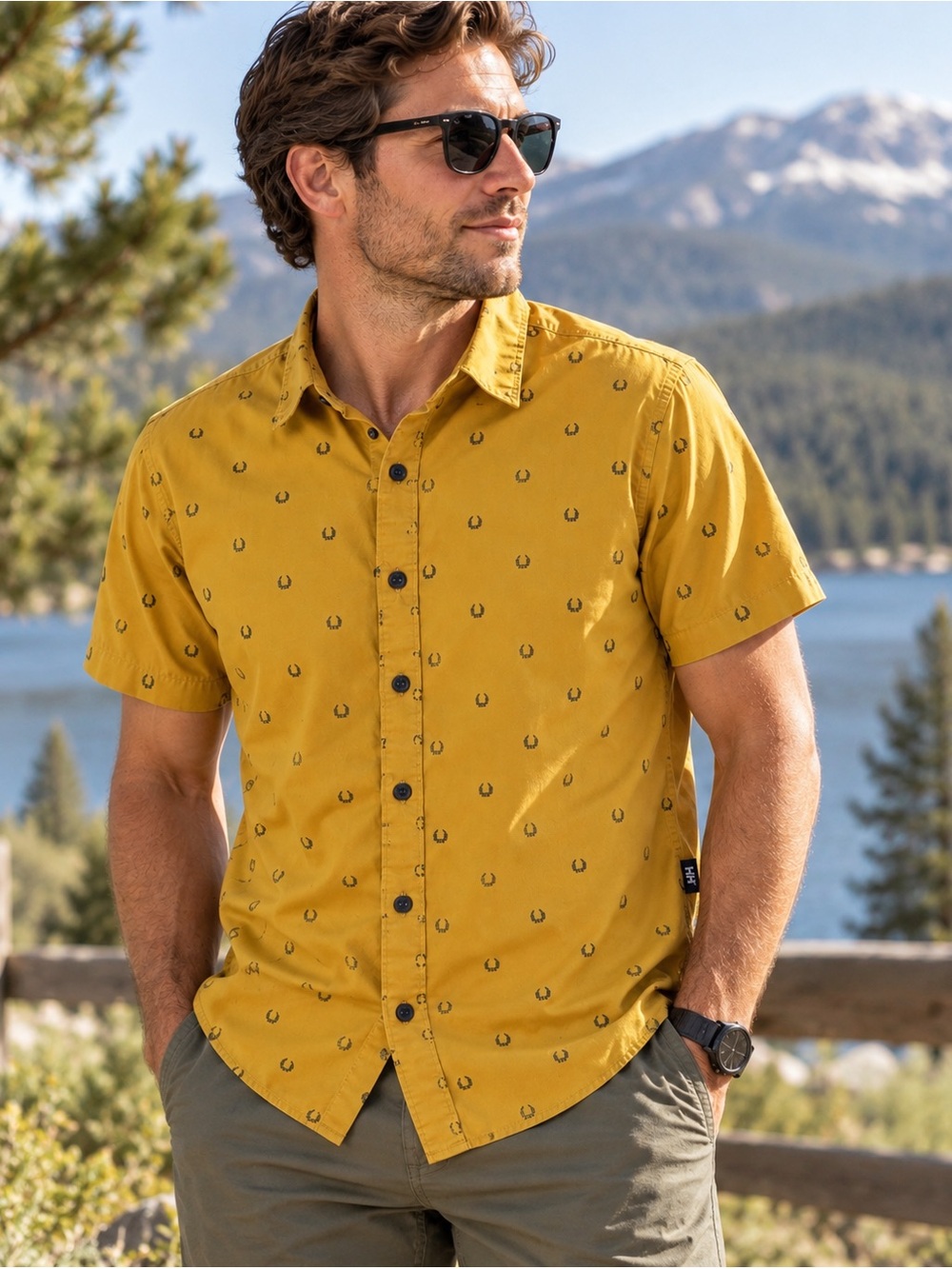 Helly Hansen Men’s S Mustard Novelty Print Short Sleeve Button Up Outdoor Shirt